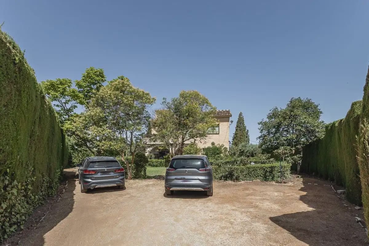 Villa for sale in Dilar with garage - € 350,000 (Ref: 9837101)