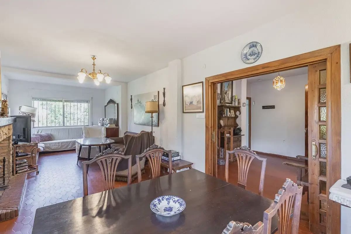 Villa for sale in Dilar with garage - € 350,000 (Ref: 9837101)