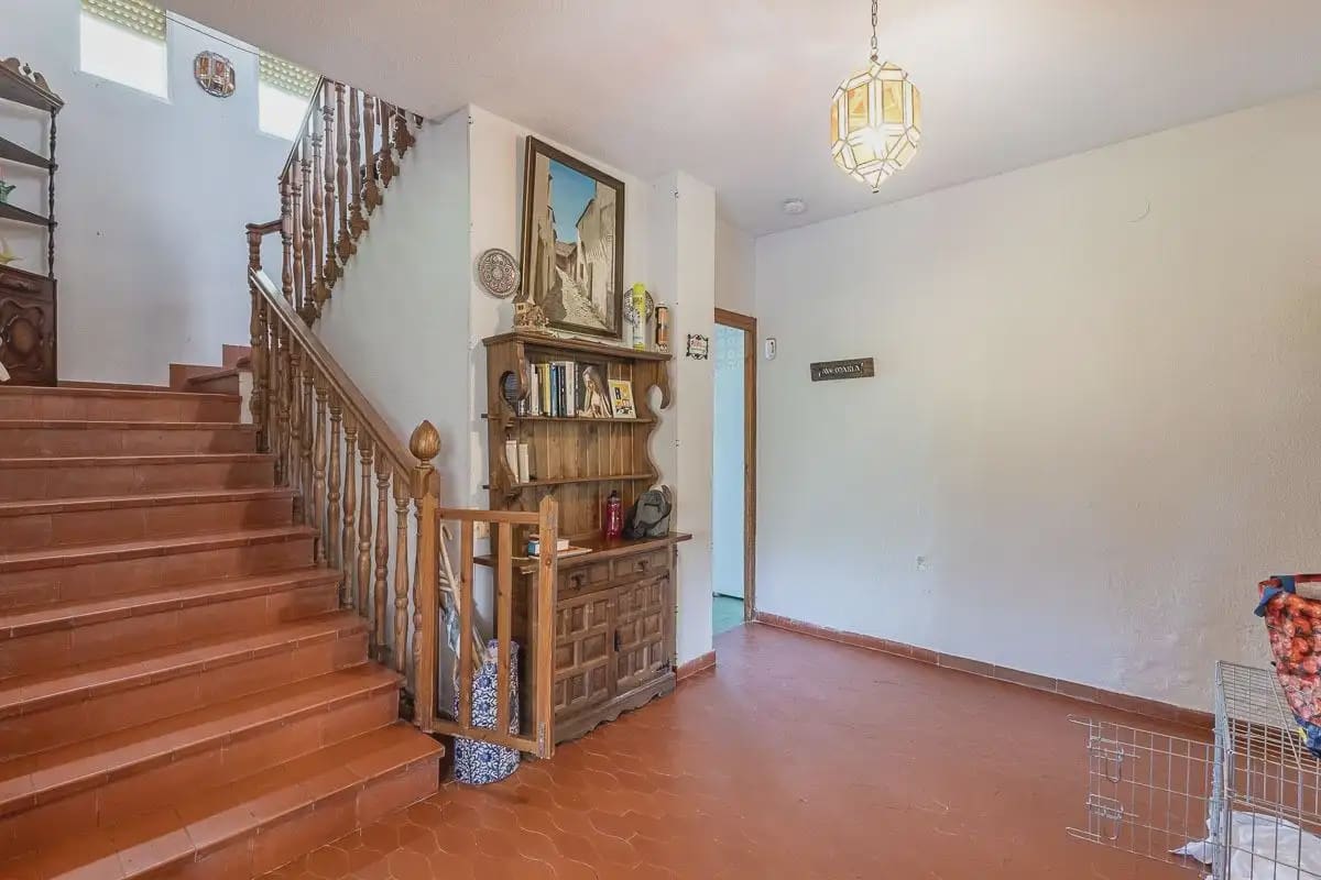 Villa for sale in Dilar with garage - € 350,000 (Ref: 9837101)