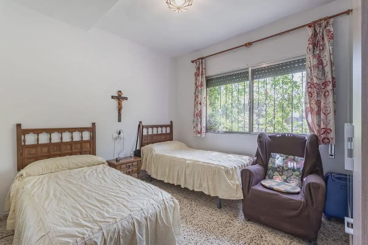 Villa for sale in Dilar with garage - € 350,000 (Ref: 9837101)