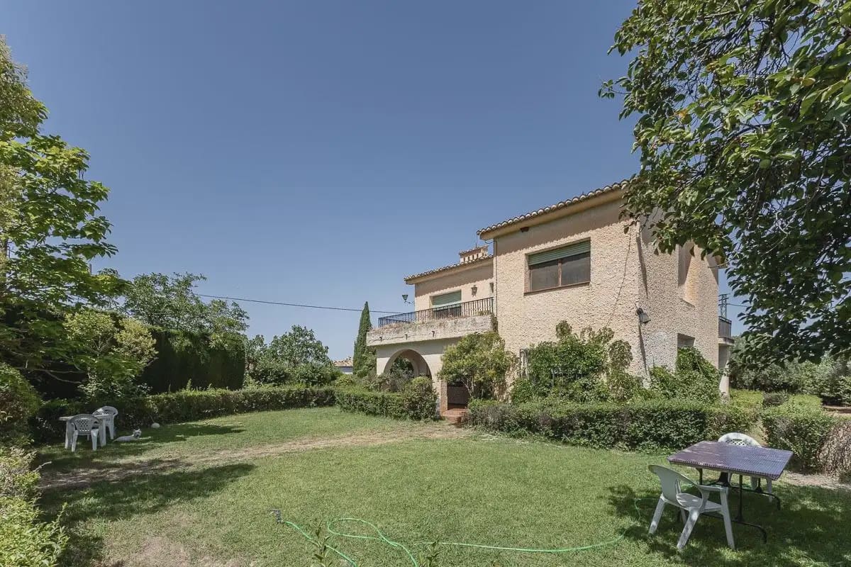 Villa for sale in Dilar with garage - € 350,000 (Ref: 9837101)