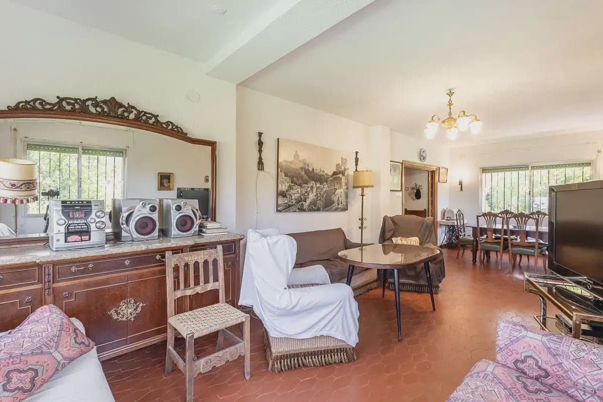 Villa for sale in Dilar with garage - € 350,000 (Ref: 9837101)