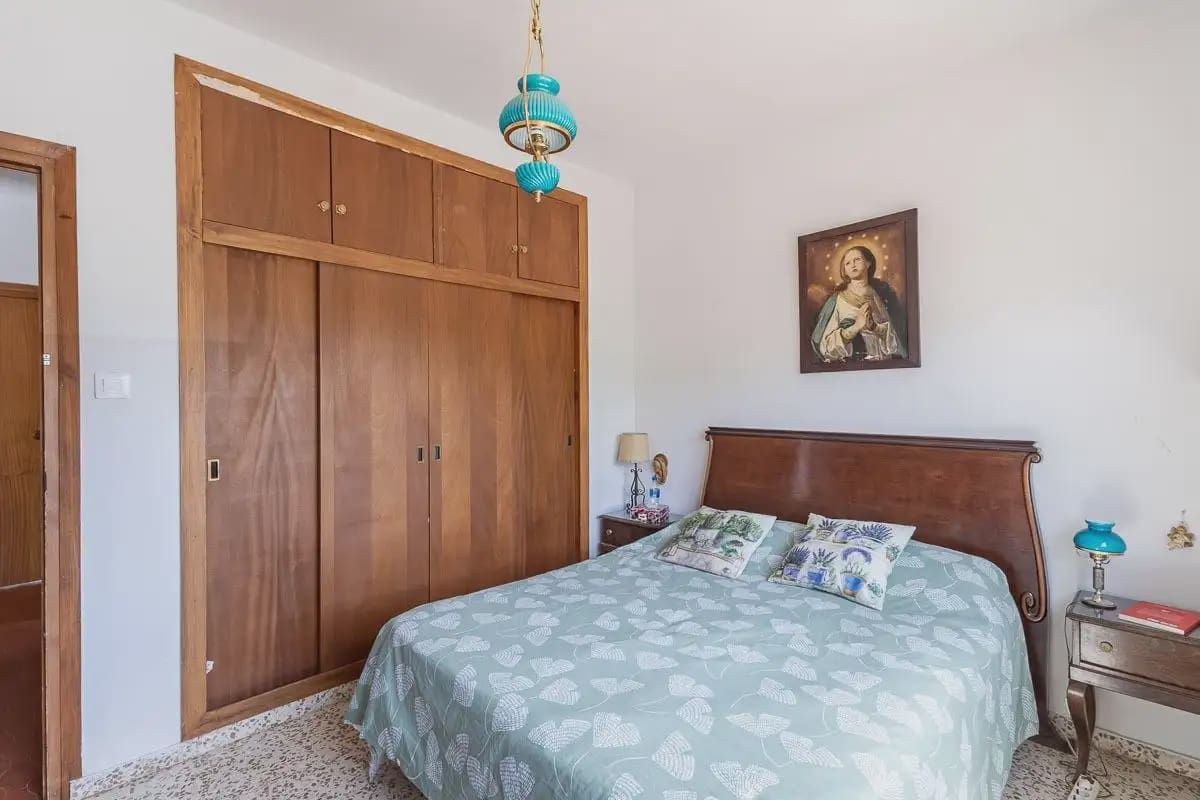 Villa for sale in Dilar with garage - € 350,000 (Ref: 9837101)