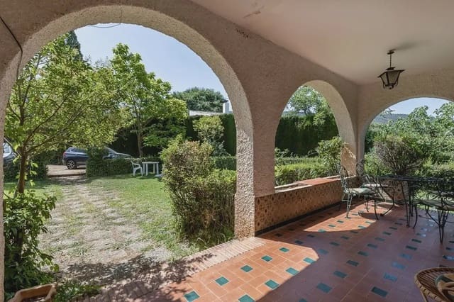 Villa til salgs i Dílar med garasje - € 350 000 (Ref: 9837101)