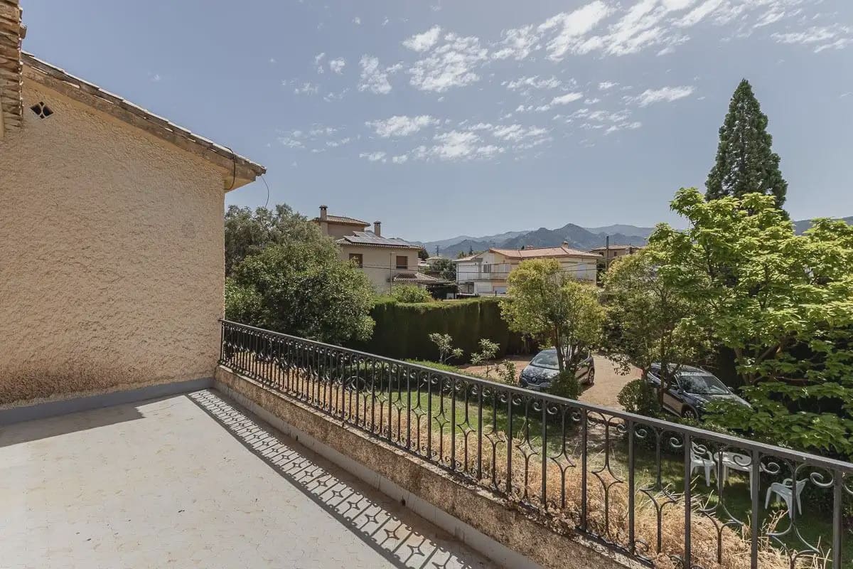 Villa for sale in Dilar with garage - € 350,000 (Ref: 9837101)