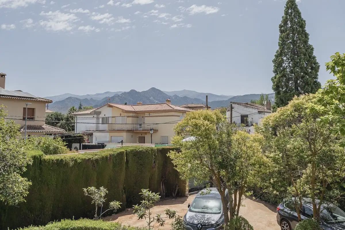 Villa for sale in Dilar with garage - € 350,000 (Ref: 9837101)