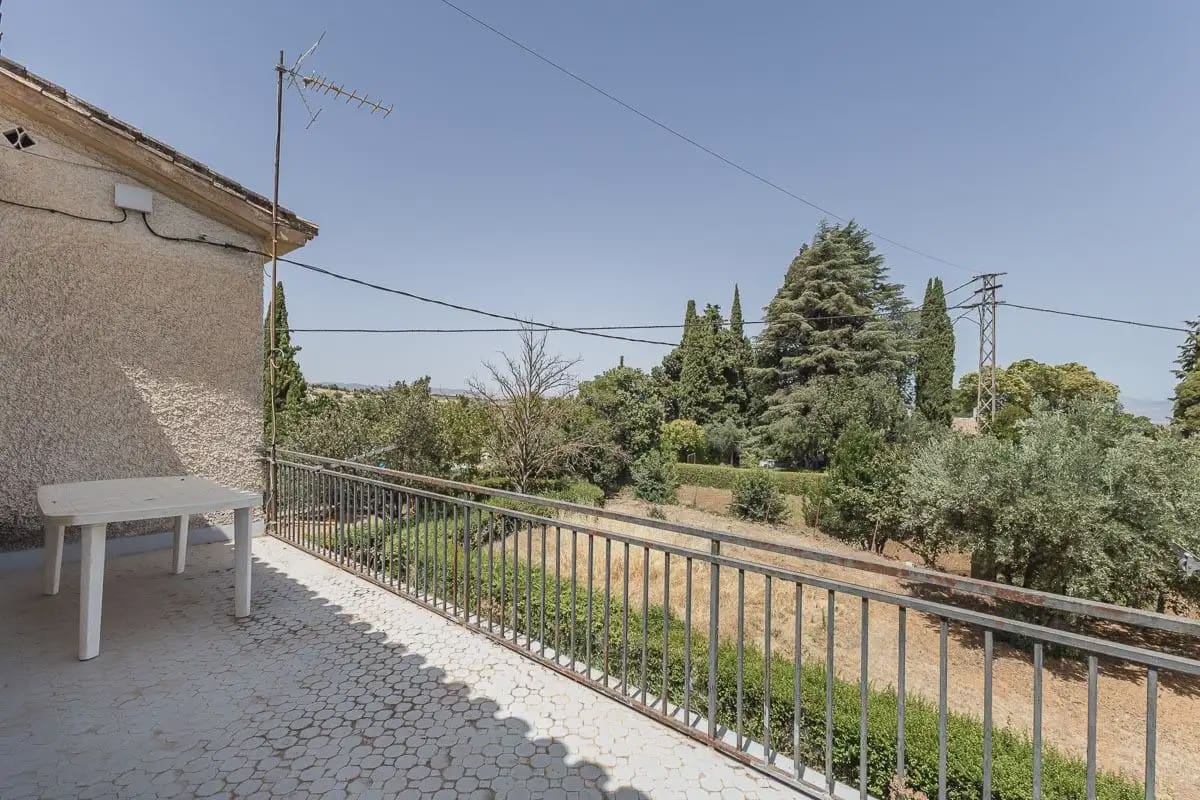 Villa for sale in Dilar with garage - € 350,000 (Ref: 9837101)