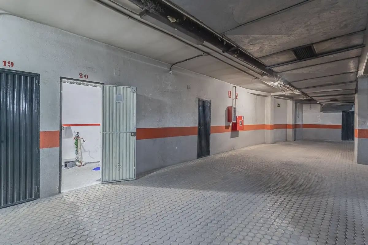 Bedrift til salgs i Granada by - € 8 000 (Ref: 9837102)