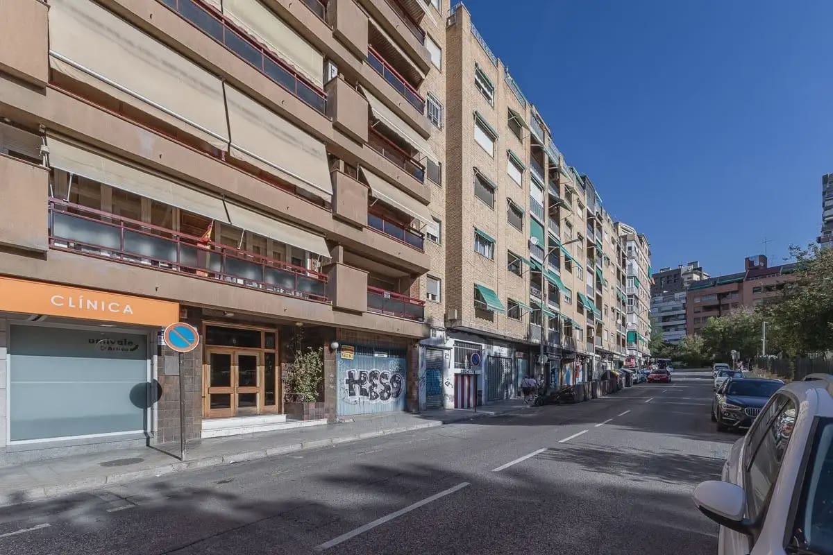Bedrift til salgs i Granada by - € 8 000 (Ref: 9837102)