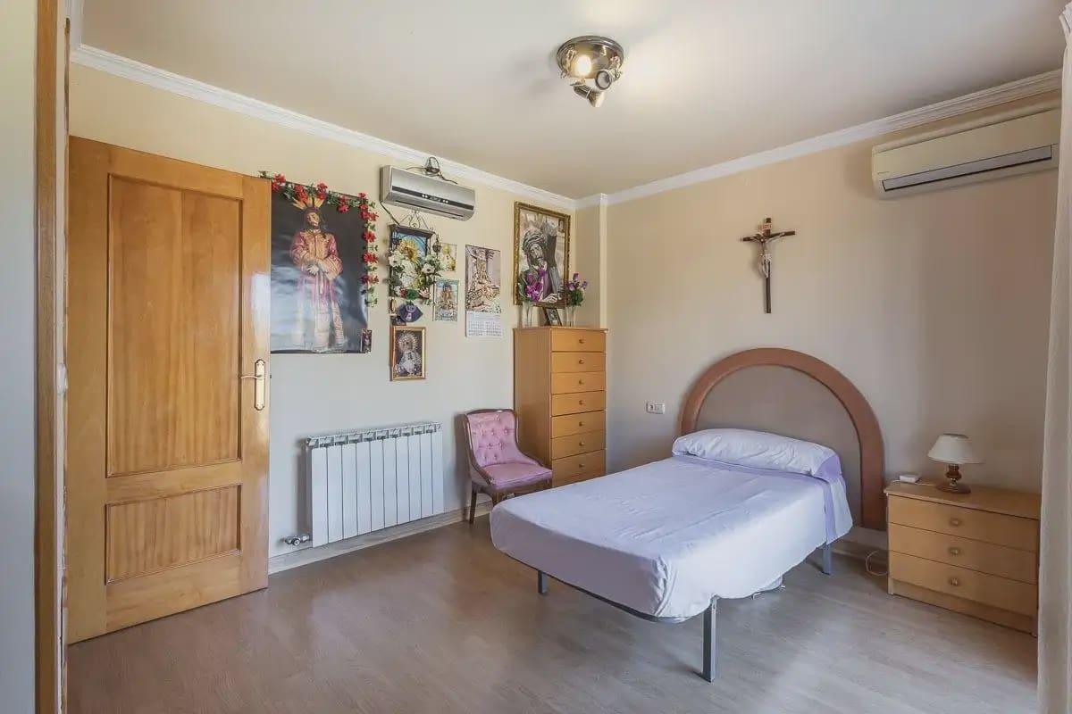Villa/Maison à vendre à Gojar avec garage - 399 000 € (Ref: 9837103)