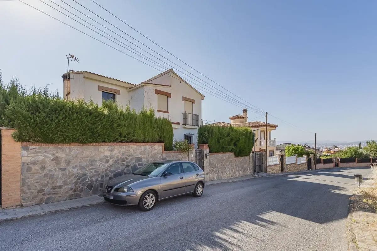 Villa/Maison à vendre à Gojar avec garage - 399 000 € (Ref: 9837103)
