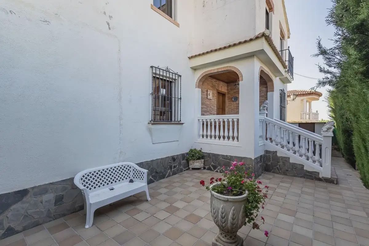 Villa/Maison à vendre à Gojar avec garage - 399 000 € (Ref: 9837103)