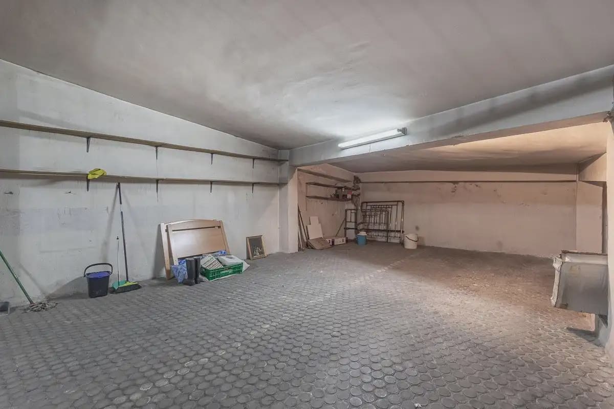 Garage for sale in Granada city - € 70,000 (Ref: 9837105)