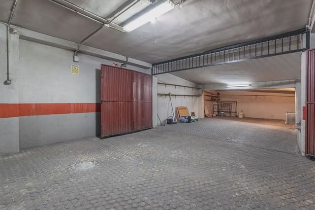 Garage for sale in Pajaritos - Plaza de Toros, Granada city - € 70,000 (Ref: 9837105)