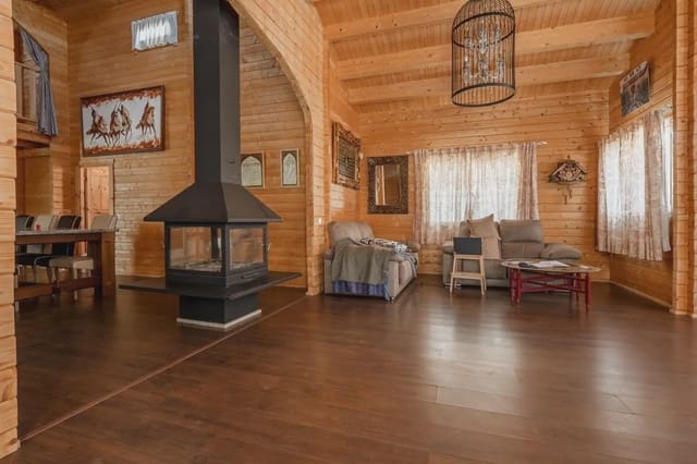 Villa til salg i Churriana de la Vega med swimmingpool garage - € 450.000 (Ref: 9837106)