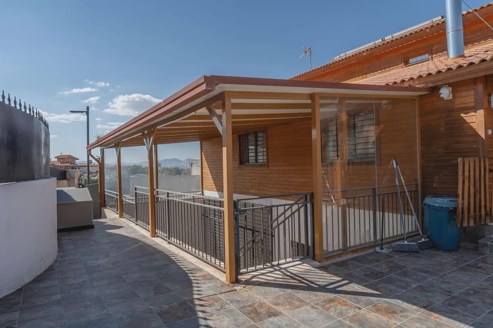 Moradia para venda em Churriana de la Vega com piscina garagem - 450 000 € (Ref: 9837106)