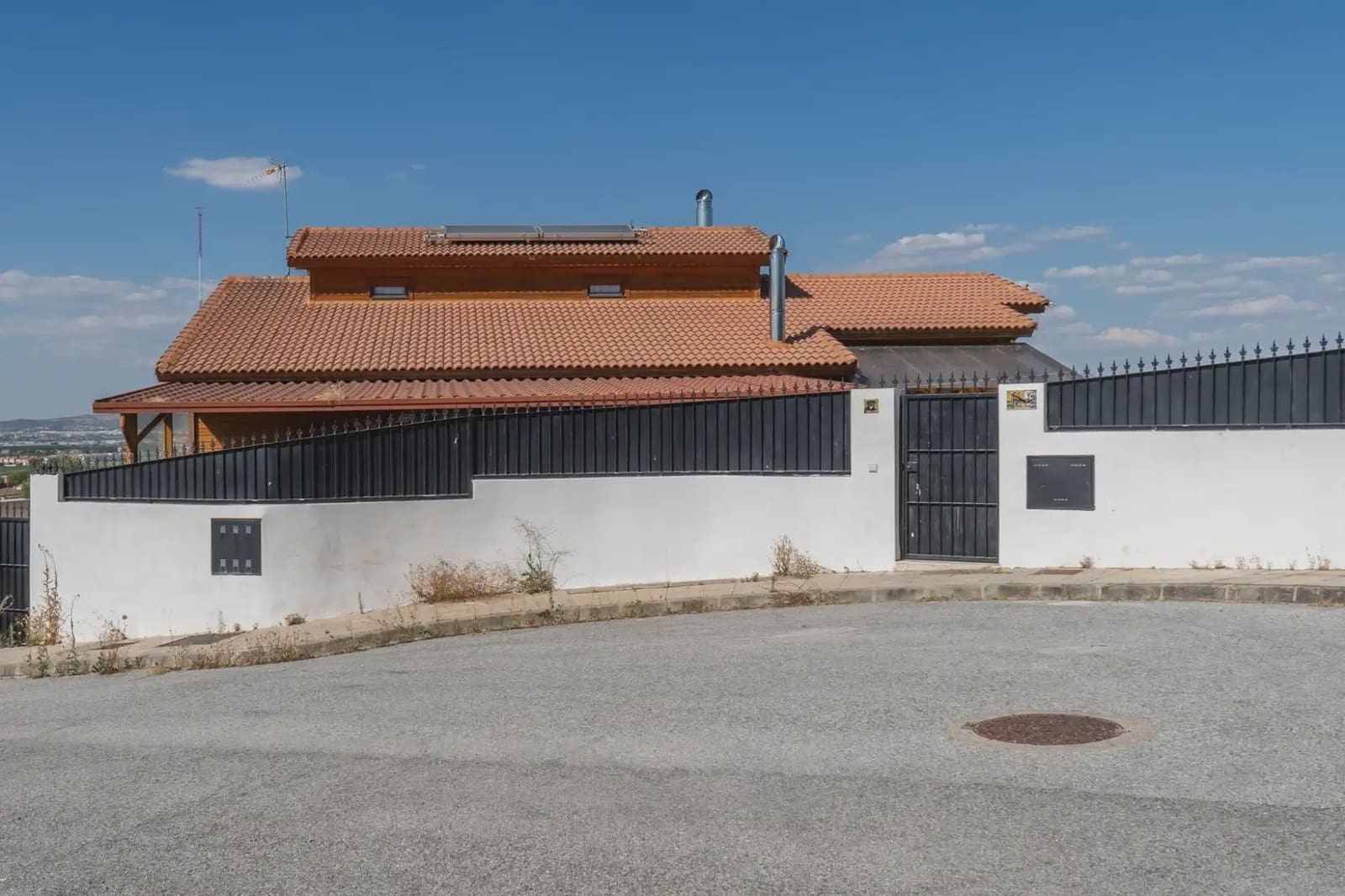 Moradia para venda em Churriana de la Vega com piscina garagem - 450 000 € (Ref: 9837106)
