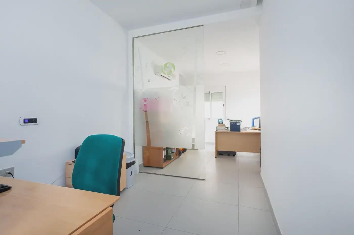 Erhverv til salg i Granada by - € 500.000 (Ref: 9837107)