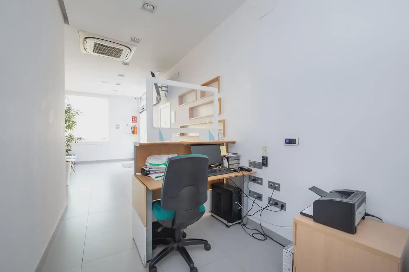 Erhverv til salg i Granada by - € 500.000 (Ref: 9837107)
