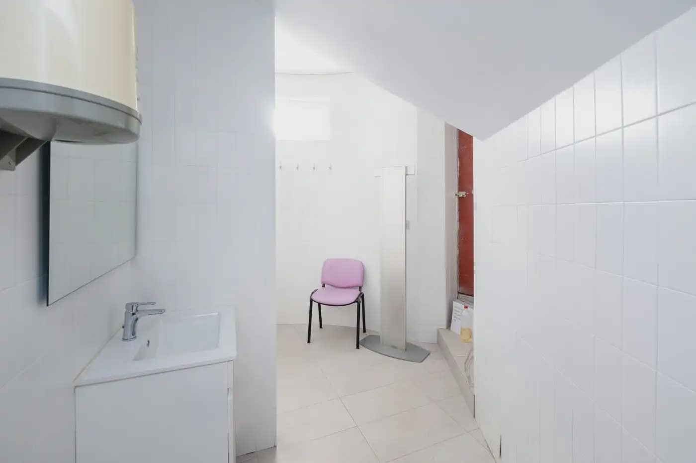 Erhverv til salg i Granada by - € 500.000 (Ref: 9837107)