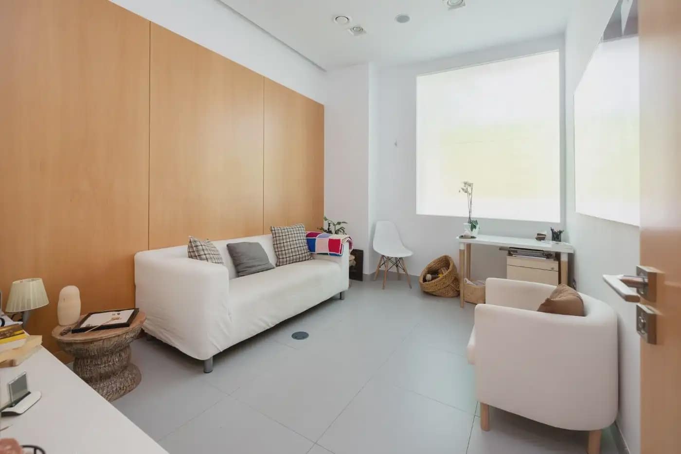 Erhverv til salg i Granada by - € 500.000 (Ref: 9837107)