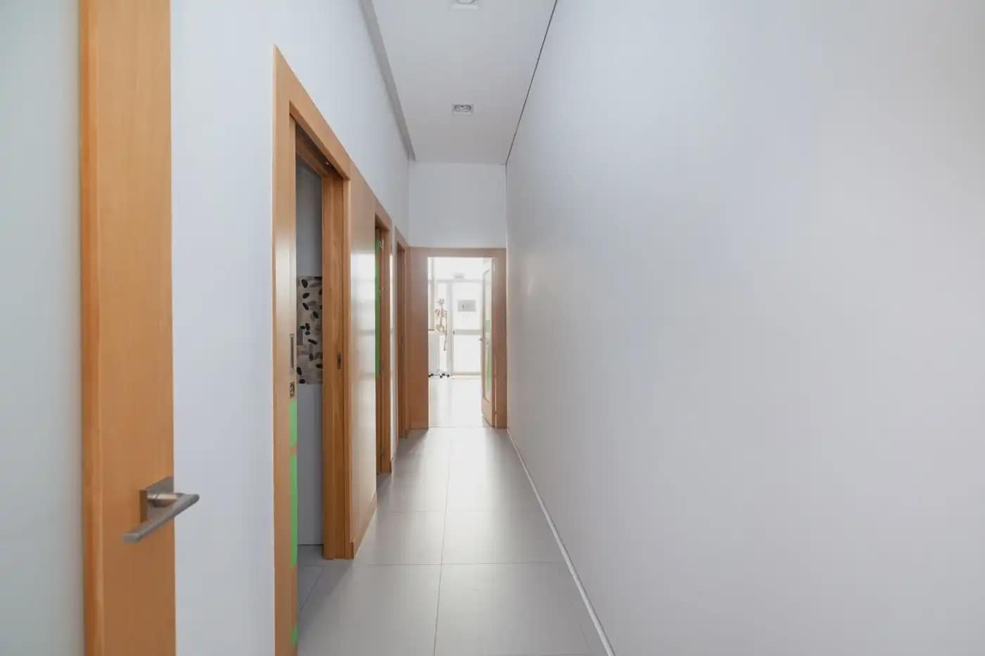 Erhverv til salg i Granada by - € 500.000 (Ref: 9837107)