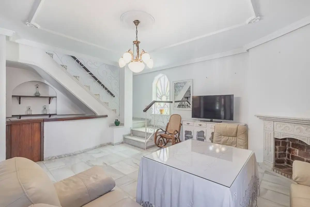 Villa for sale in Purullena with garage - € 249,000 (Ref: 9837108)
