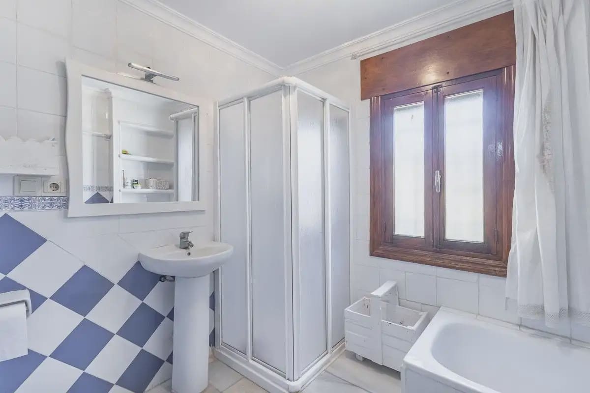 Villa for sale in Purullena with garage - € 249,000 (Ref: 9837108)