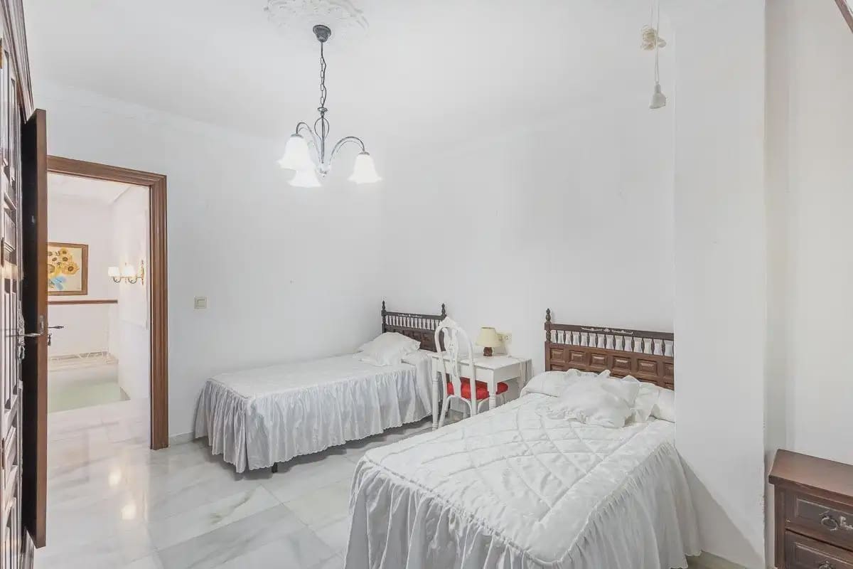 Villa for sale in Purullena with garage - € 249,000 (Ref: 9837108)