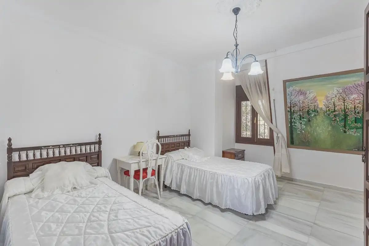 Villa for sale in Purullena with garage - € 249,000 (Ref: 9837108)