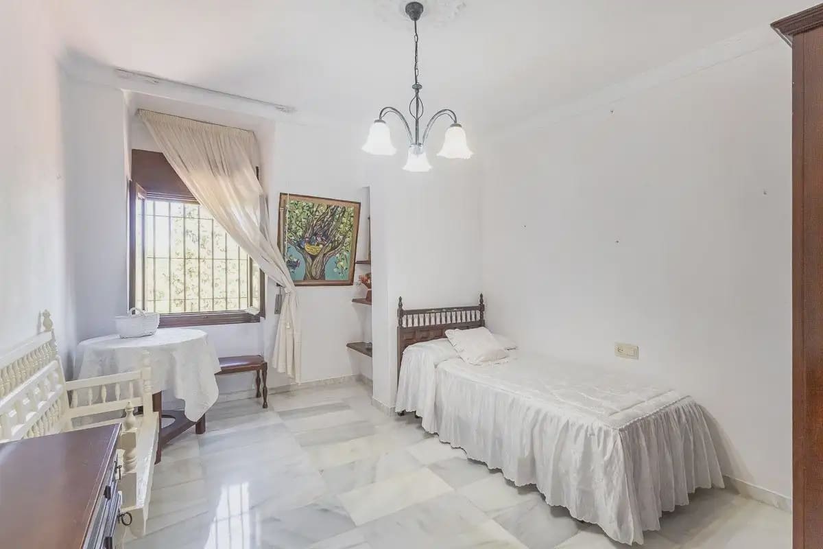 Villa for sale in Purullena with garage - € 249,000 (Ref: 9837108)