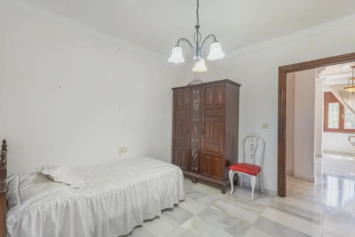 Villa for sale in Purullena with garage - € 249,000 (Ref: 9837108)
