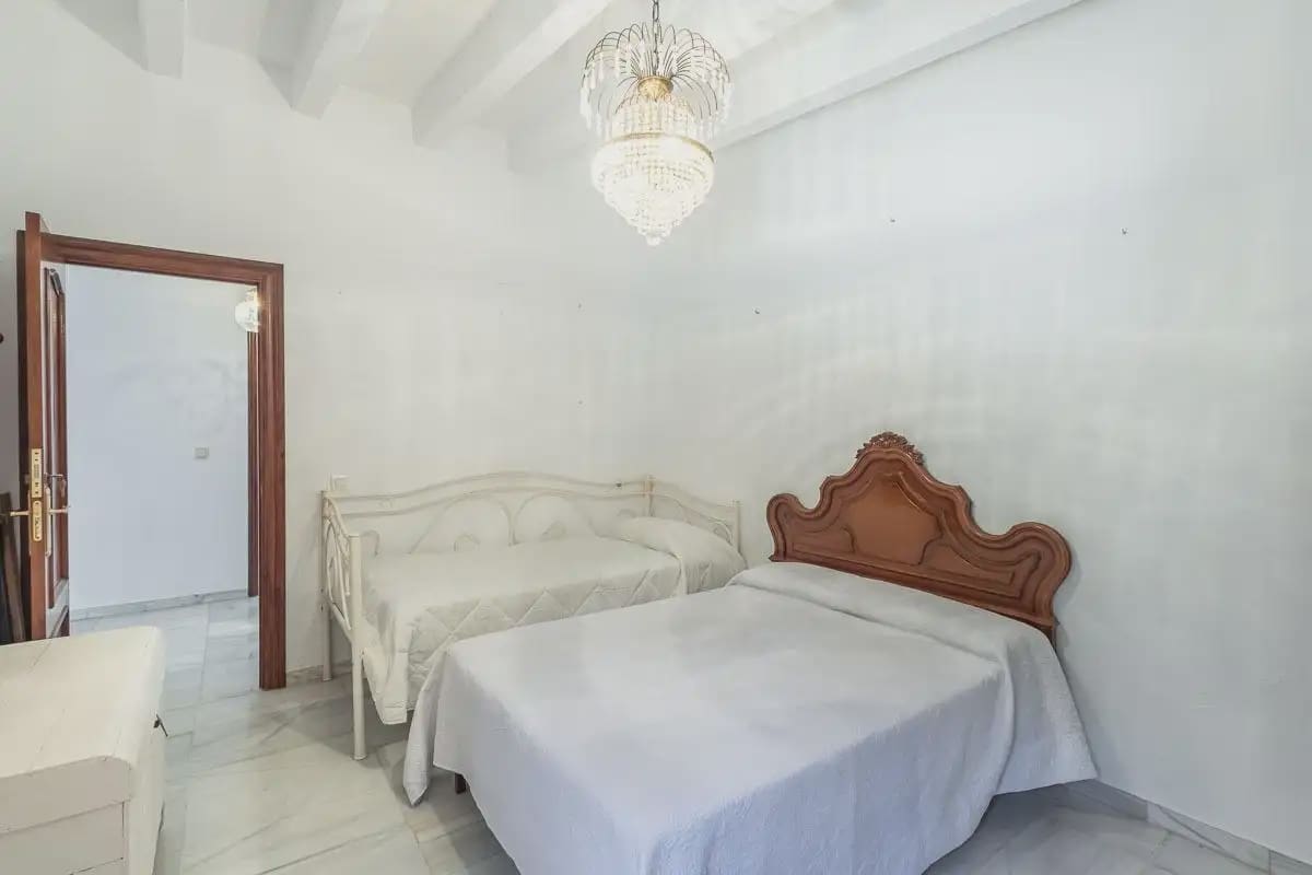 Villa for sale in Purullena with garage - € 249,000 (Ref: 9837108)