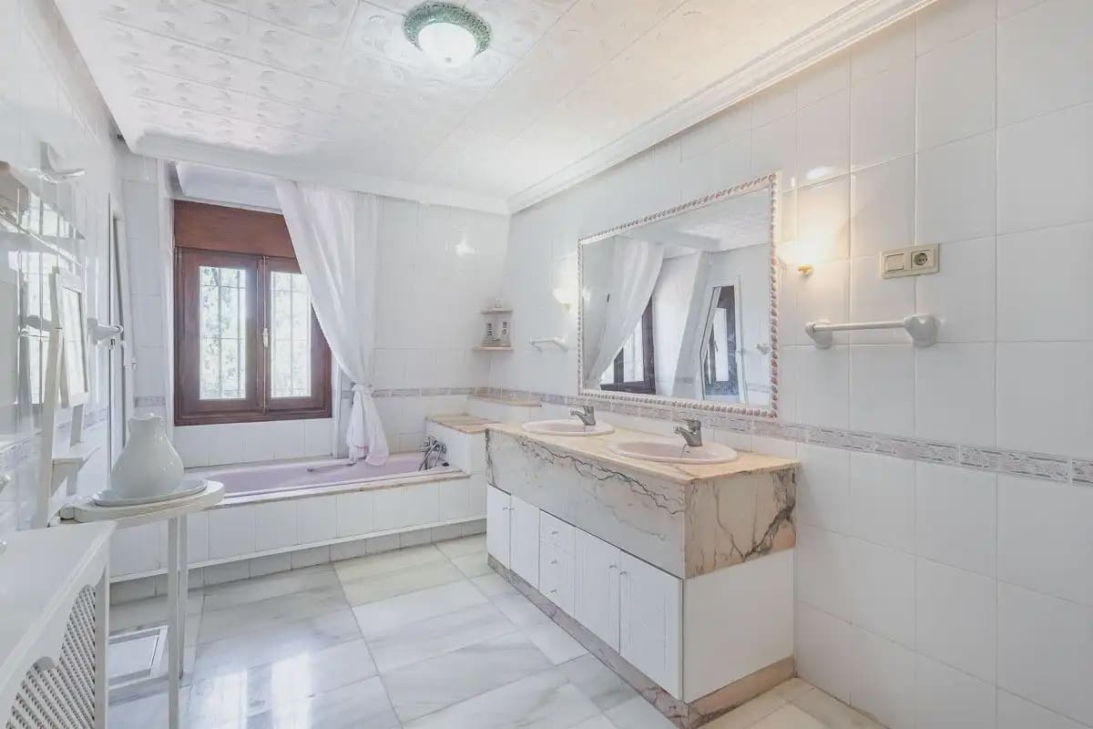 Villa for sale in Purullena with garage - € 249,000 (Ref: 9837108)