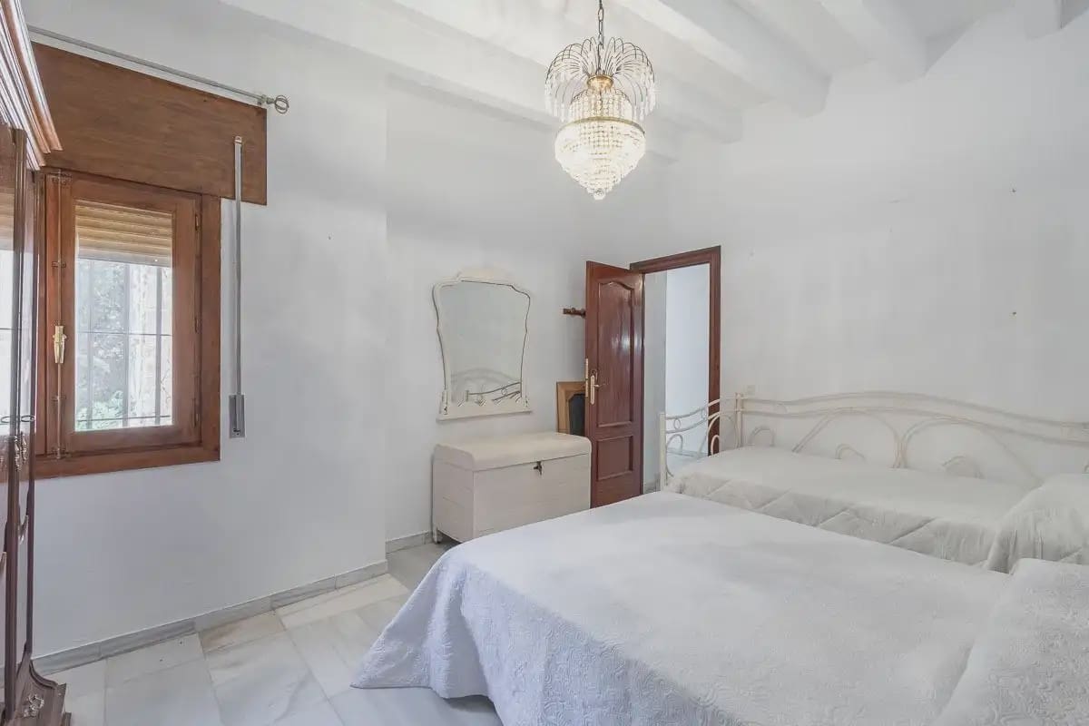 Villa for sale in Purullena with garage - € 249,000 (Ref: 9837108)