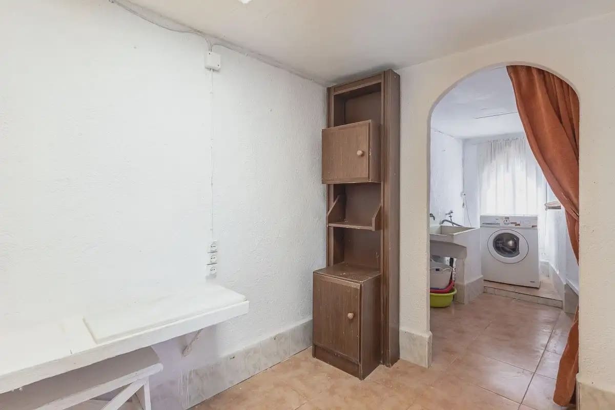 Villa for sale in Purullena with garage - € 249,000 (Ref: 9837108)