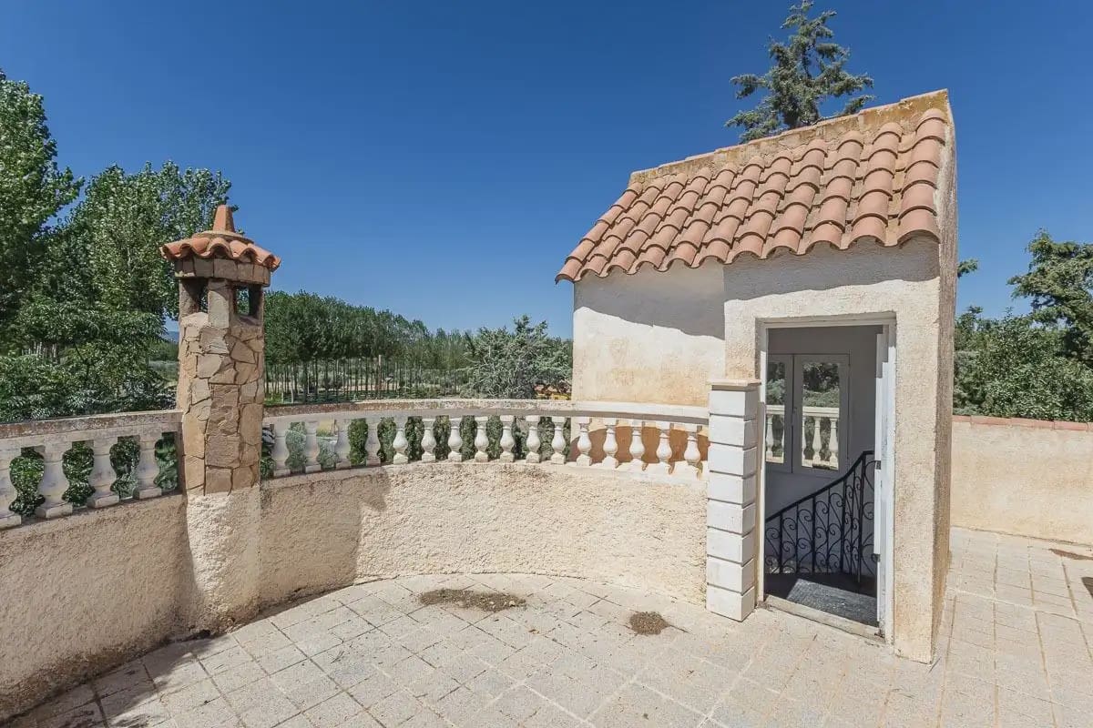 Villa for sale in Purullena with garage - € 249,000 (Ref: 9837108)