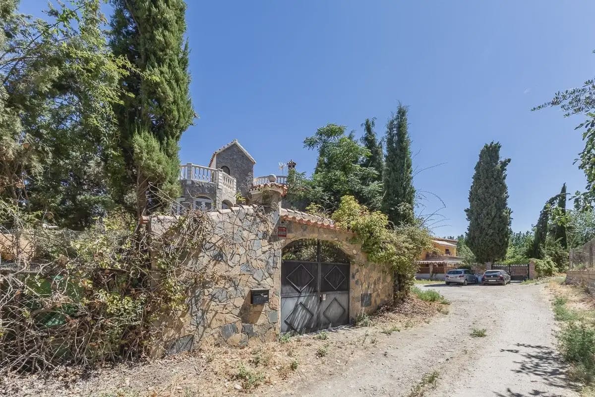 Villa for sale in Purullena with garage - € 249,000 (Ref: 9837108)