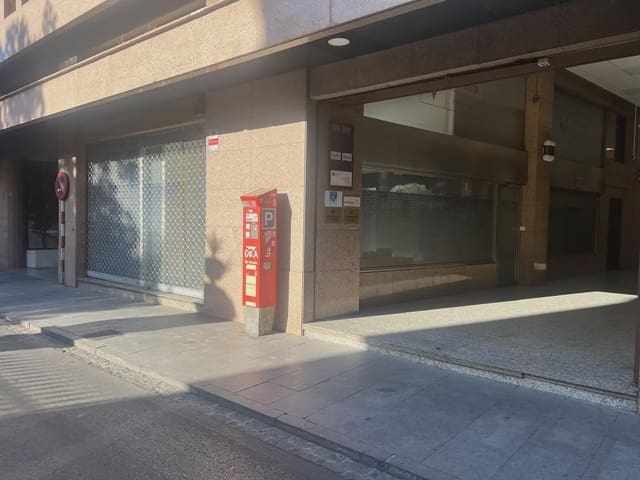Kommersiell til leie i Centro - Sagrario, Granada by - € 2 200 (Ref: 9837109)