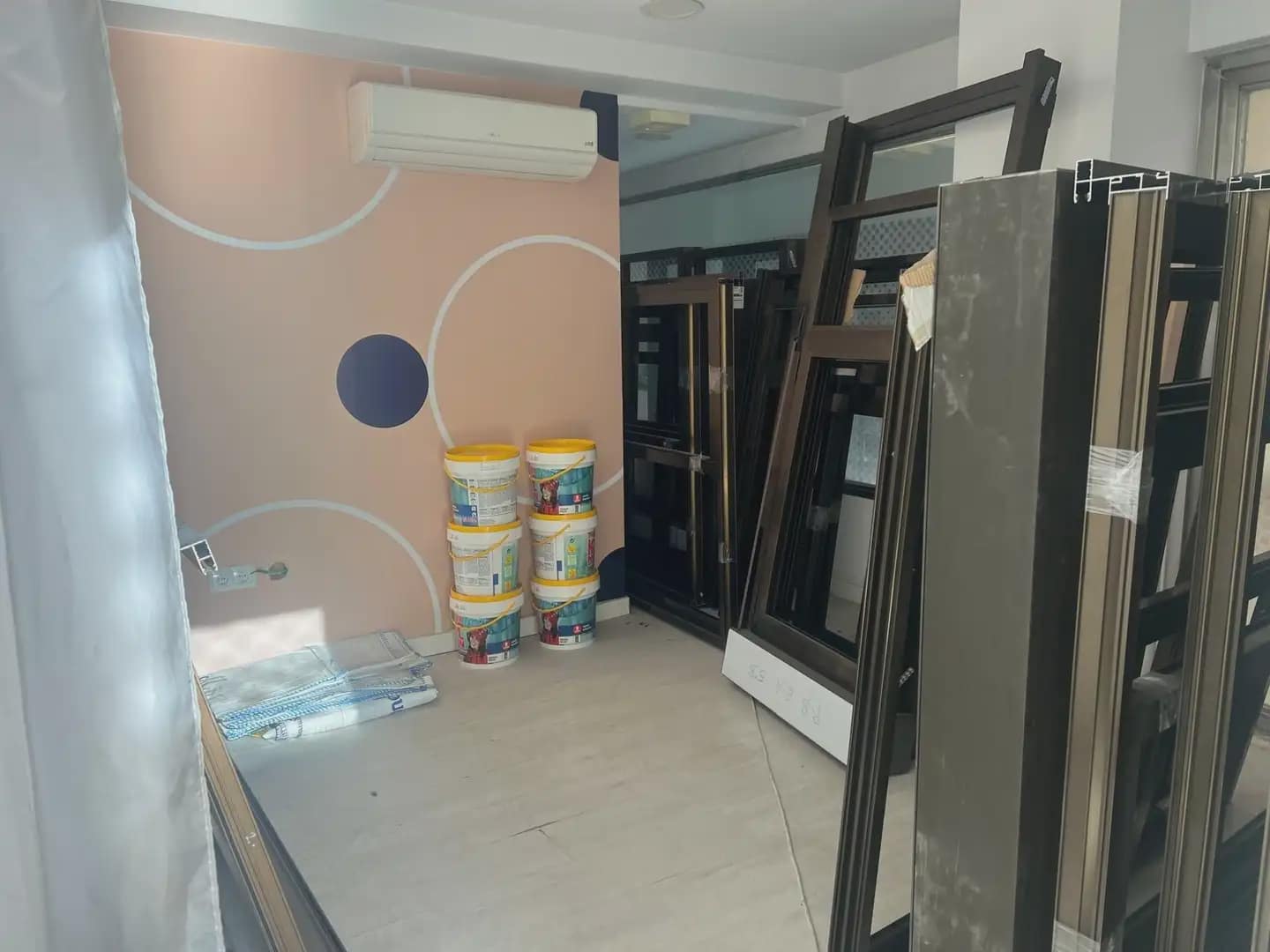 Kommersiell til leie i Granada by - € 2 200 (Ref: 9837109)