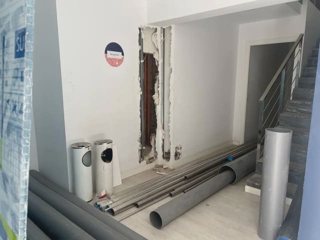 Kommersiell til leie i Centro - Sagrario, Granada by - € 2 200 (Ref: 9837109)