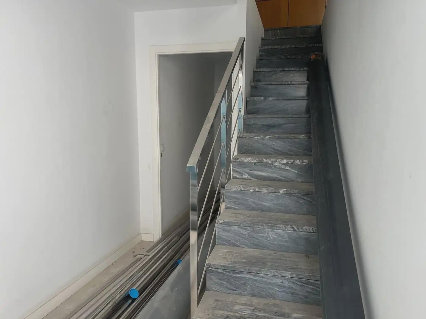 Kommersiell til leie i Granada by - € 2 200 (Ref: 9837109)