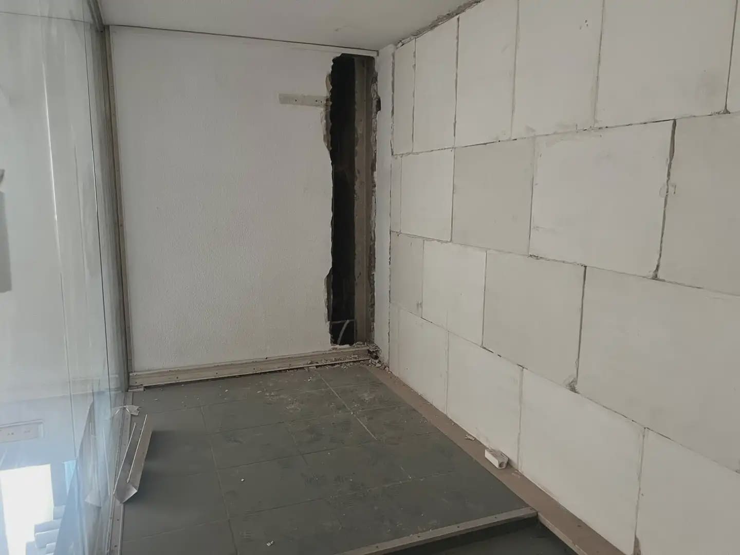 Kommersiell til leie i Granada by - € 2 200 (Ref: 9837109)