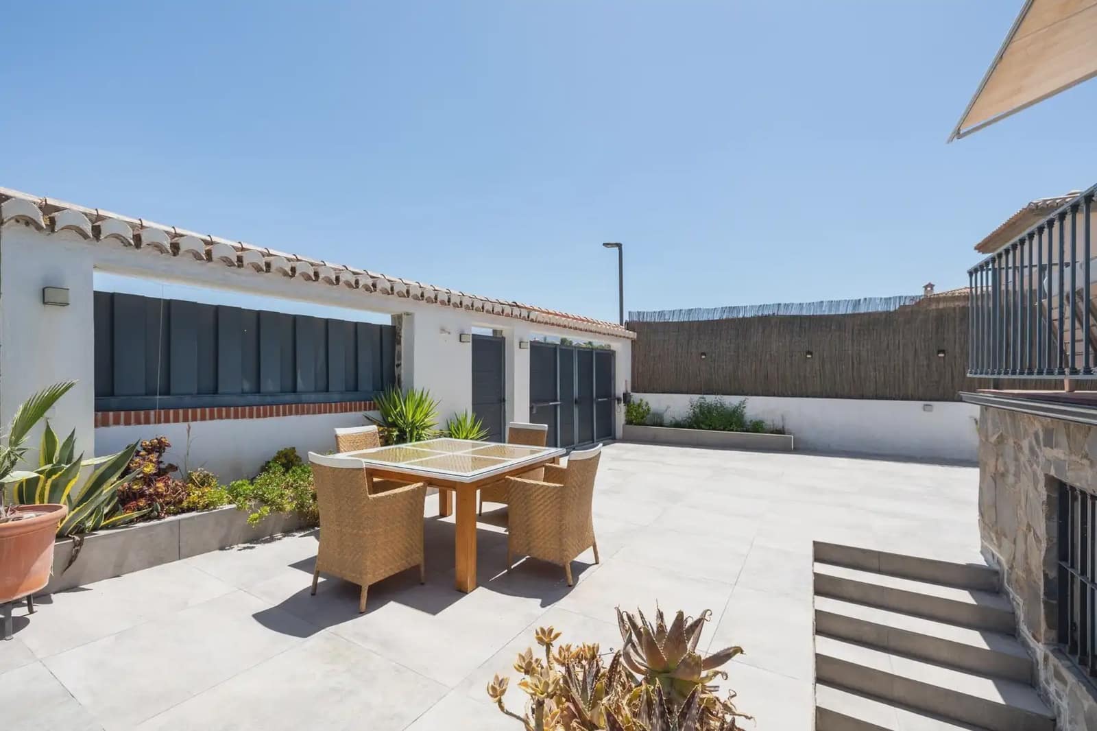 Villa for sale in Otura with pool garage - € 545,000 (Ref: 9837110)