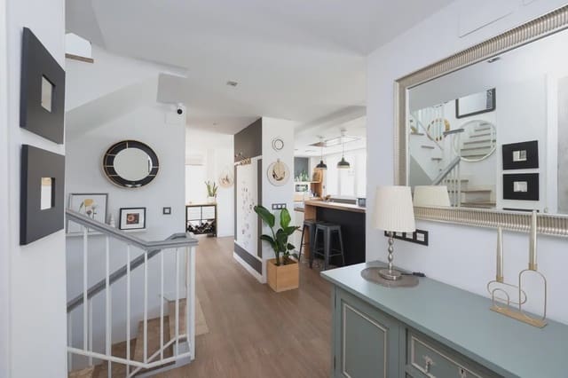 Villa/Maison à vendre à Otura avec piscine garage - 545 000 € (Ref: 9837110)