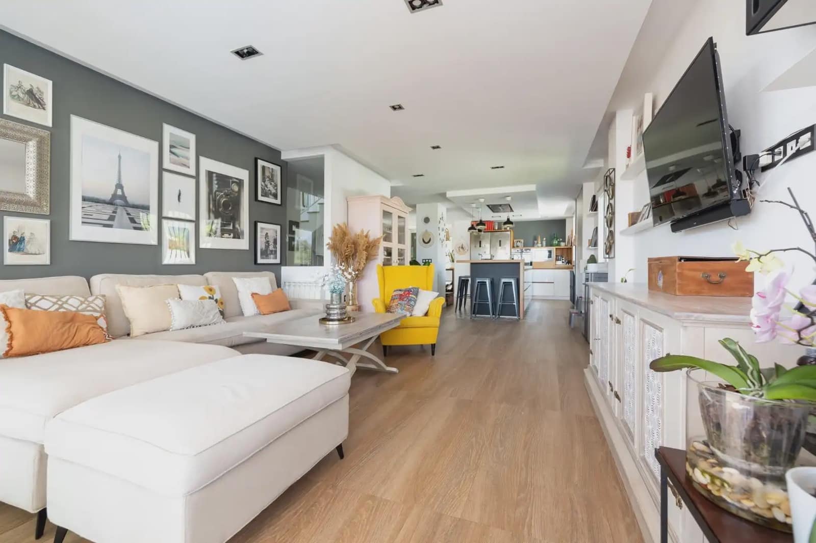 Villa for sale in Otura with pool garage - € 545,000 (Ref: 9837110)