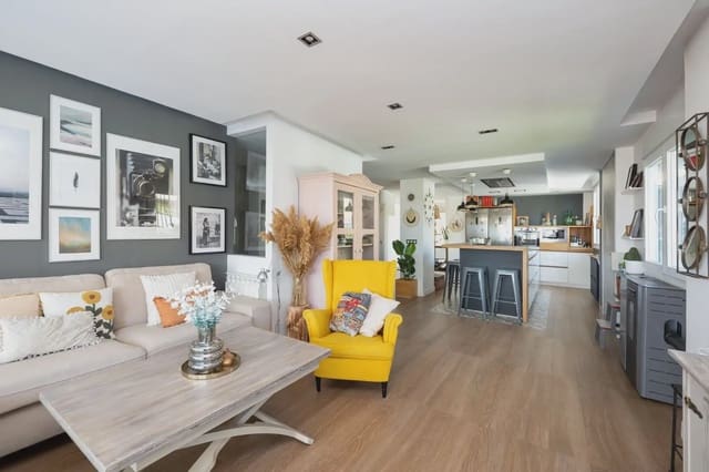 Villa/Maison à vendre à Otura avec piscine garage - 545 000 € (Ref: 9837110)