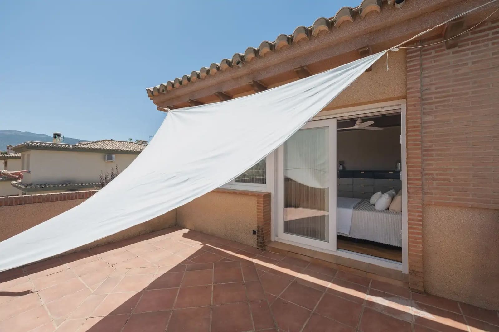 Villa for sale in Otura with pool garage - € 545,000 (Ref: 9837110)