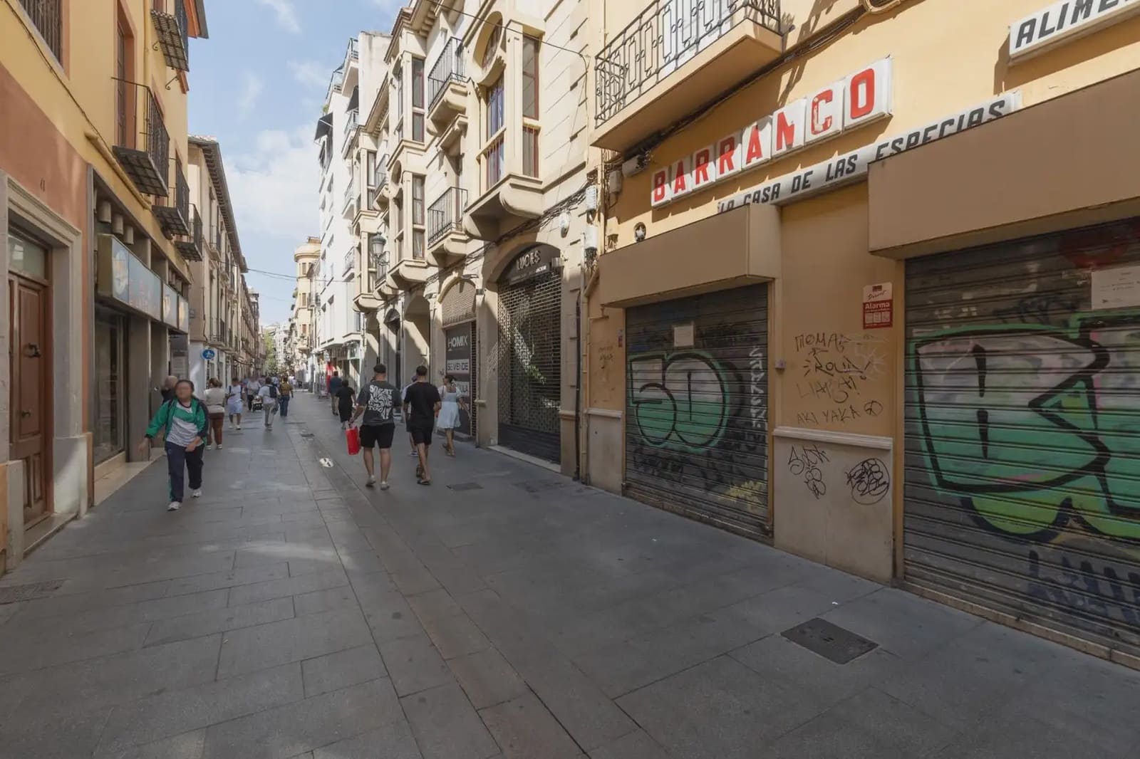 Garage for sale in Granada city - € 58,000 (Ref: 9837111)