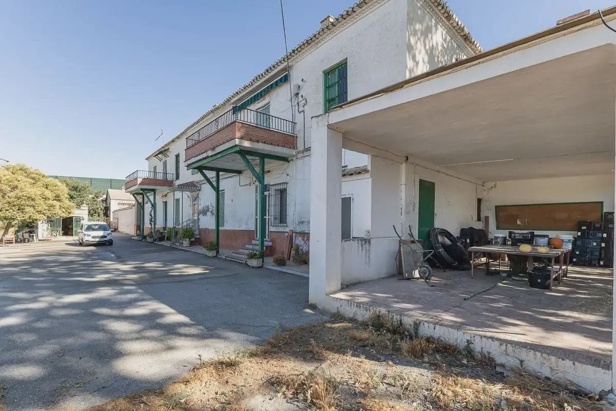 Finca/Herregård til salgs i Granada by med svømmebasseng - € 669 890 (Ref: 9837113)